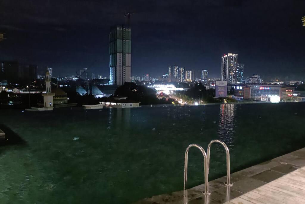 Cozy Flexus Signature 4 Guests Pool Nflix Hbo Kuala Lumpur Exterior photo